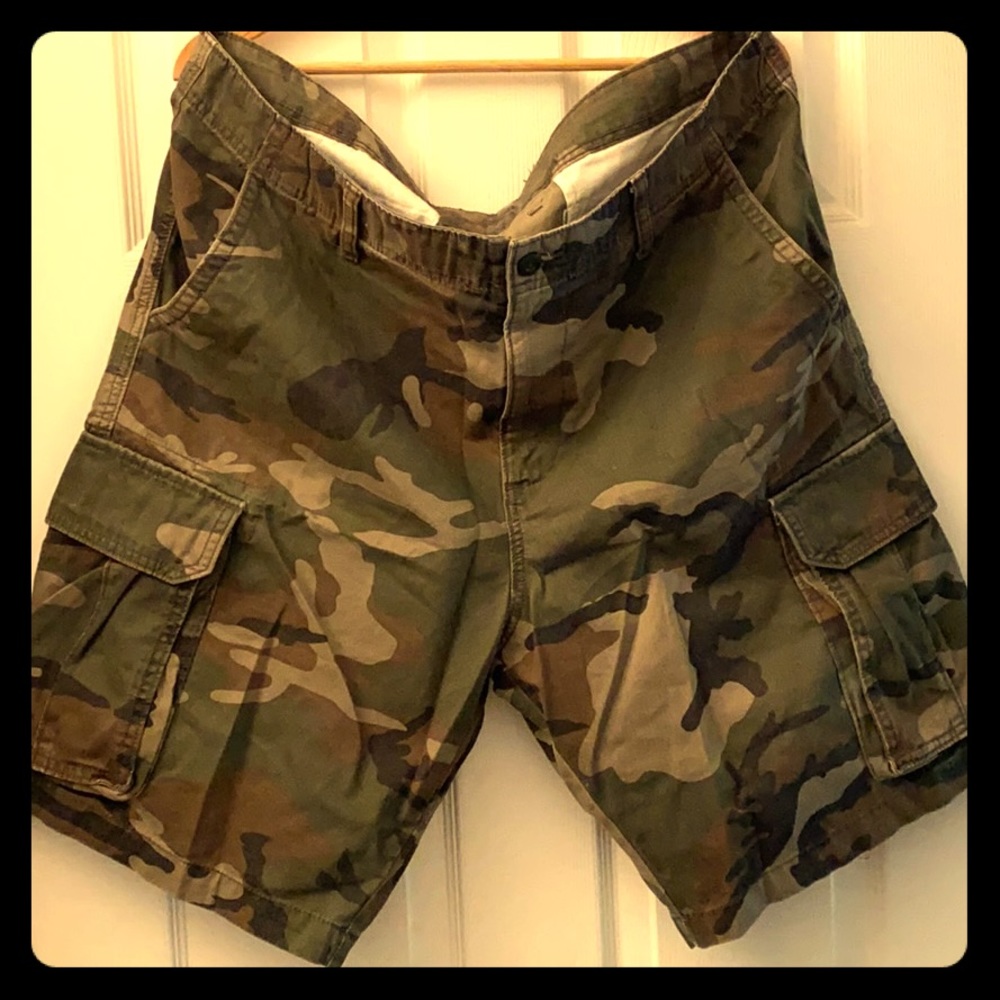 Camo cargo shorts